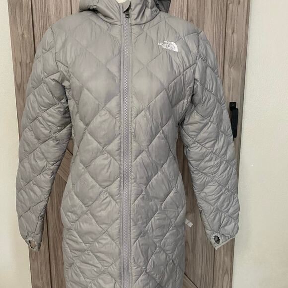 The North Face Kids Gray Quilted Jacket - Picture 2 of 9